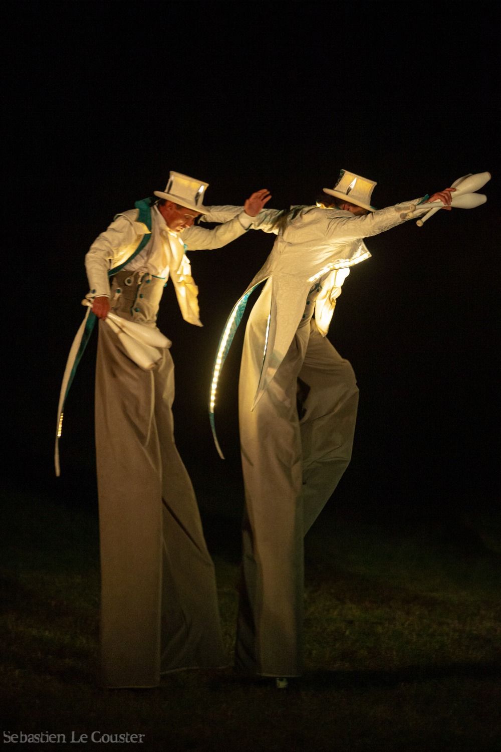 spectacle de rue embruns de la cie cirque asymetrik