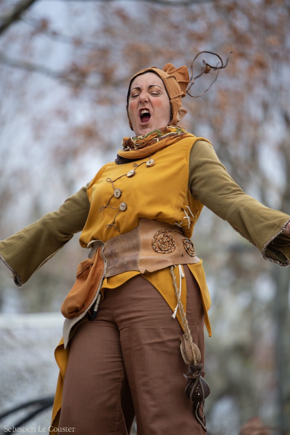 spectacle de rue Les Lutins de la cie cirque asymetrik