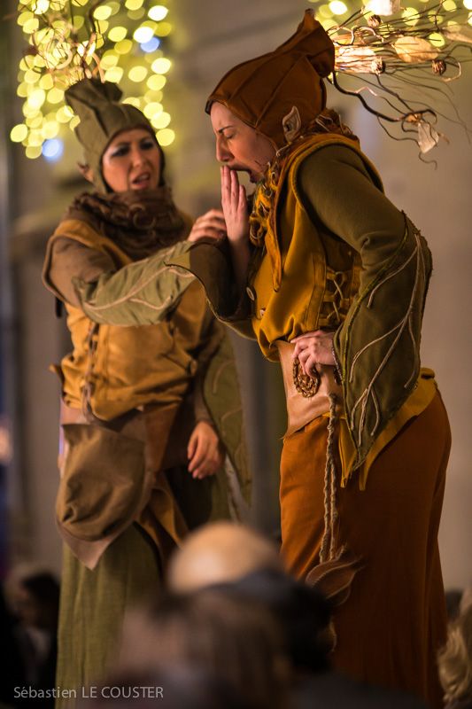 spectacle de rue Les Lutins de la cie cirque asymetrik